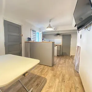 La Cle Maison De Ville, Clim, Wifi A La Bayore Appartement
